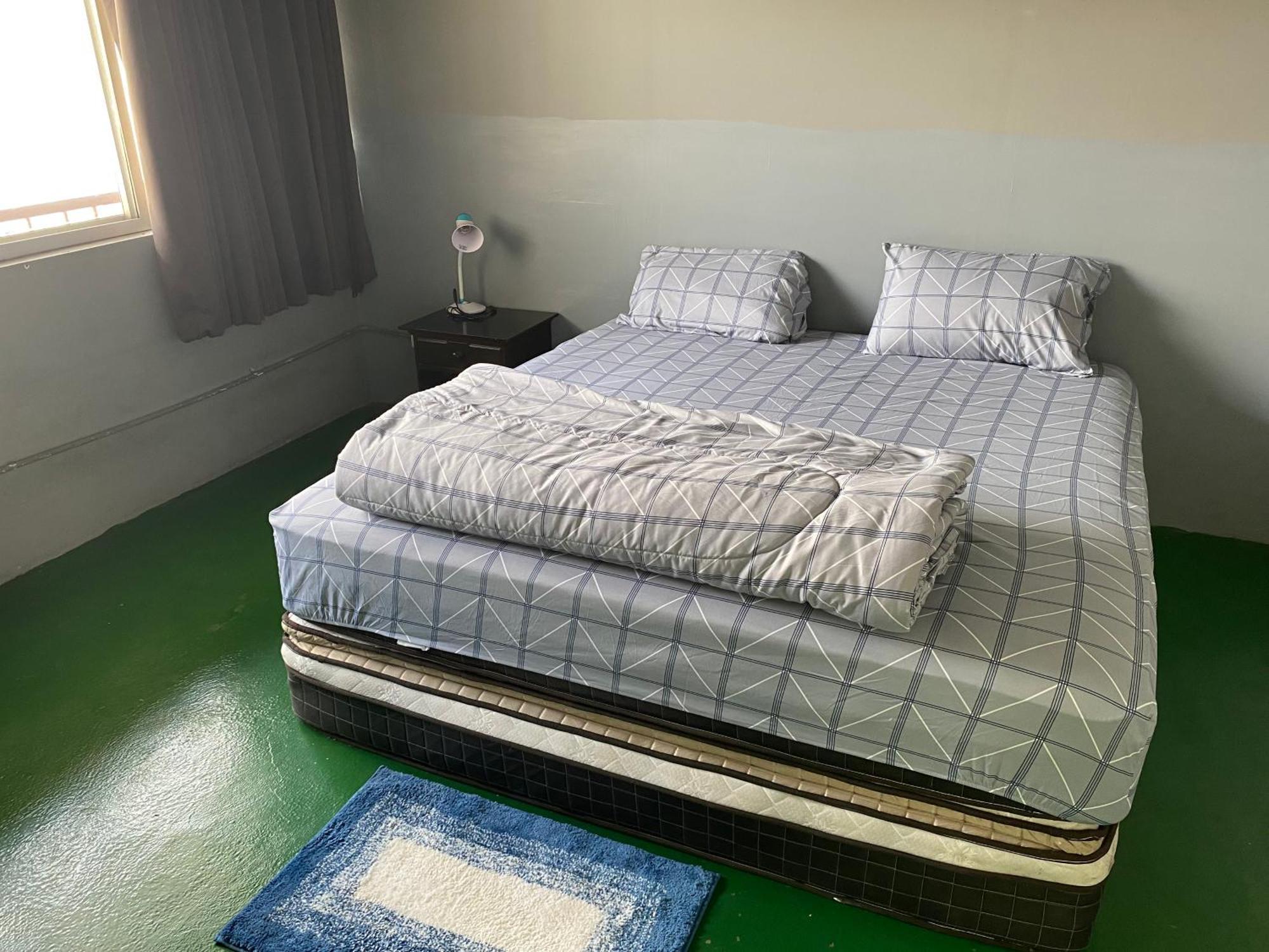 Love Cnx Guesthouse Csiangmaj Kültér fotó