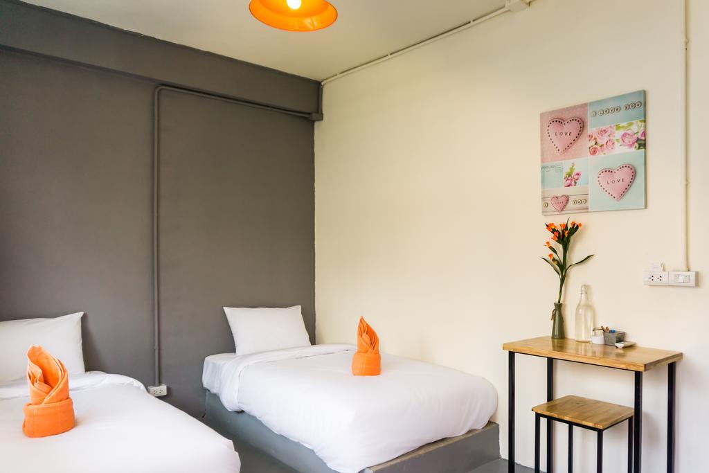 Love Cnx Guesthouse Csiangmaj Kültér fotó
