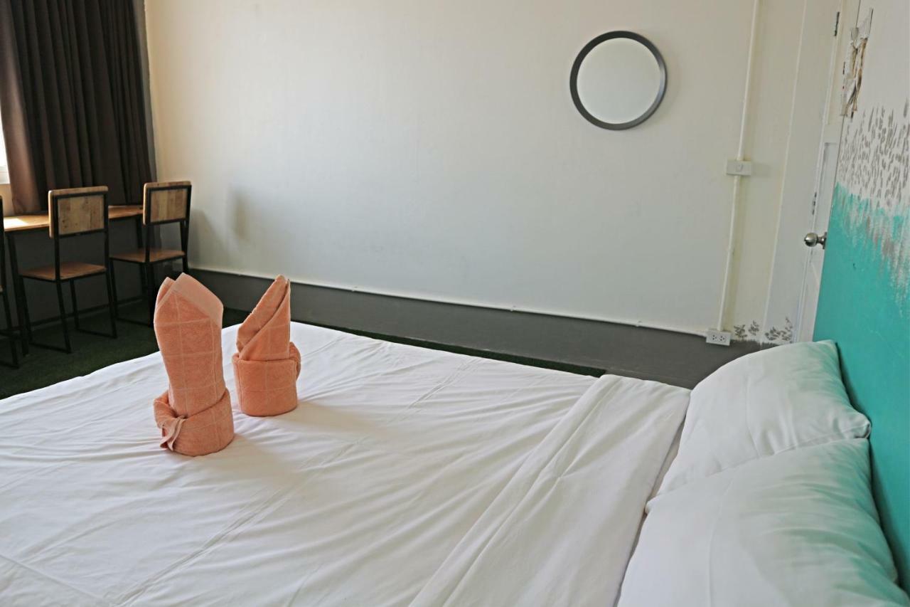 Love Cnx Guesthouse Csiangmaj Kültér fotó